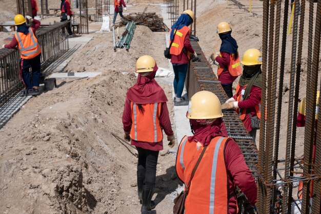 construction-worker-construction-site_33835-1122